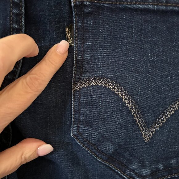 Levi's Perfectly Shaping 512 Boot Cut Darkwash Jeans Size 18m - Picture 4 of 8